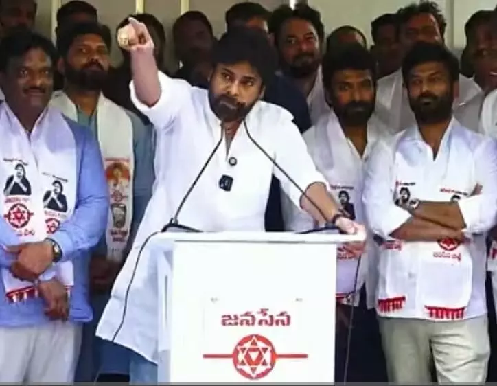 Did Pawan Kalyan Contradict Himself on Telangana Politics? Did Pawan Kalyan Contradict Himself on Telangana Politics?