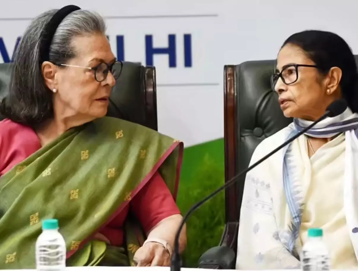 TMC Merger with Congress? Mamata Banerjees Big Political Move Sparks Buzz! TMC Merger with Congress? Mamata Banerjees Big Political Move Sparks Buzz!