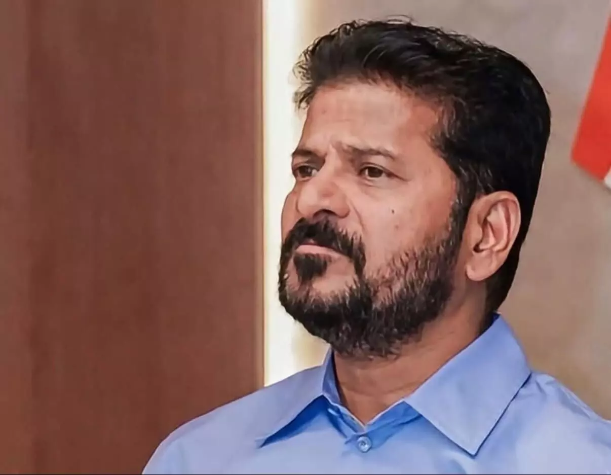 KCR Model or Congress Model? Revanth Reddy Faces Questions! KCR Model or Congress Model? Revanth Reddy Faces Questions!